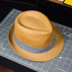 Lake of the Isles Unisex Hat Size M/L Straw Fedora Denim Band